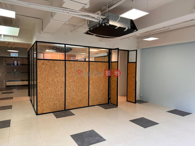 [LANDLORD] Fully Furnished Unit, Ready to Move In Revitalized Commerical Building, Suitable For Various Industries, With Attached Parking Lot | Sing Shun Centre 誠信中心 Rental Listings