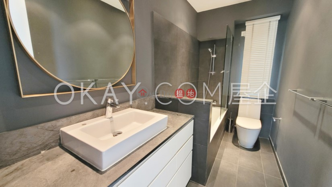 HK$ 34M, Skyline Mansion Western District | Efficient 2 bedroom with balcony & parking | For Sale