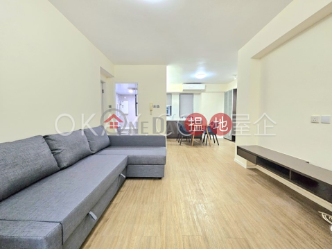 Luxurious 1 bedroom with parking | Rental | Pine Gardens 松苑 _0