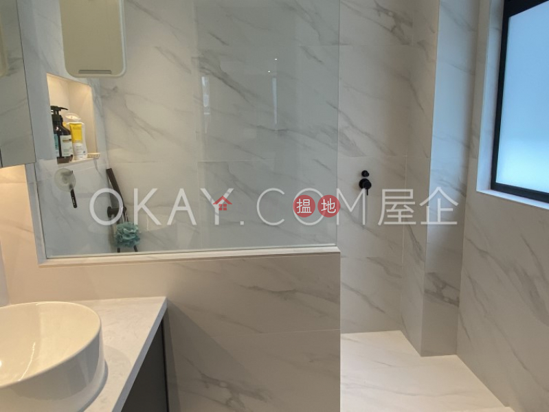 HK$ 29,000/ month Cherry Court, Central District | Unique 1 bedroom on high floor with rooftop | Rental