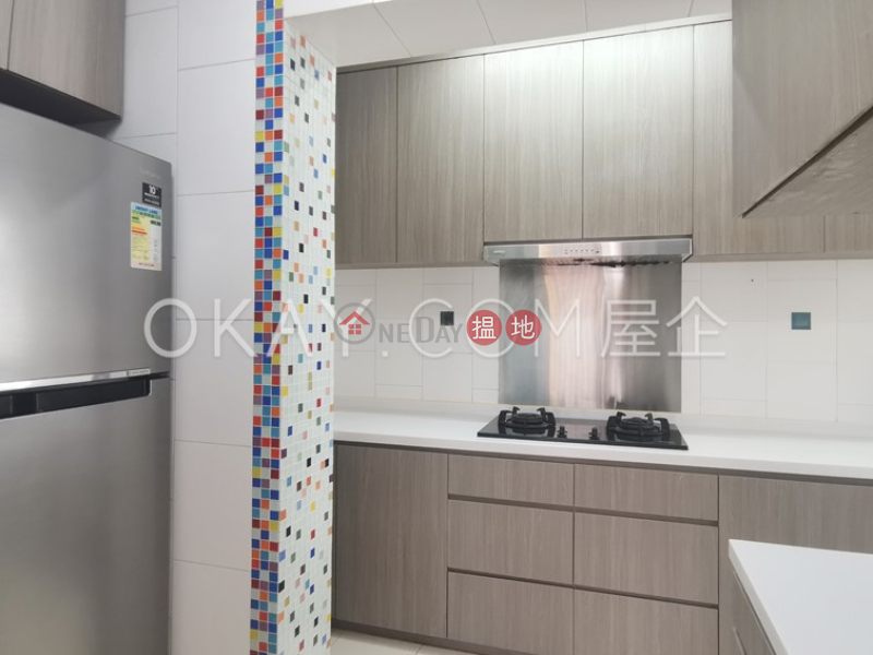 HK$ 35,000/ month | Block 2 Phoenix Court, Wan Chai District Gorgeous 3 bedroom on high floor with balcony & parking | Rental