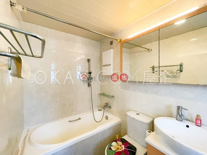 HK$ 18M, Hollywood Terrace | Central District | Elegant 3 bedroom on high floor | For Sale