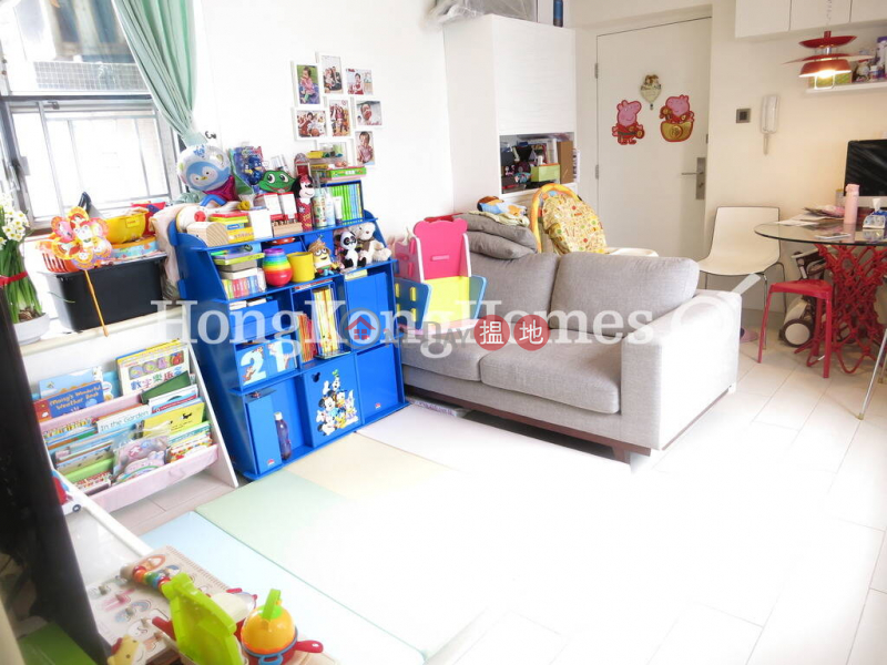 3 Bedroom Family Unit for Rent at Lun Fung Court | 363 Des Voeux Road West | Western District Hong Kong Rental, HK$ 22,000/ month