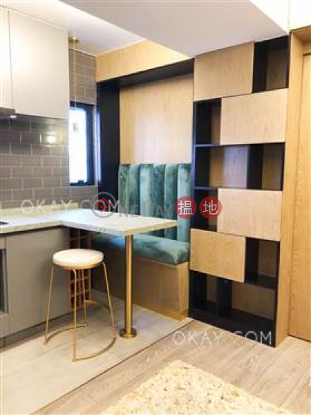 Generous 2 bedroom in Sheung Wan | For Sale | 172-176 Wing Lok Street | Western District Hong Kong Sales HK$ 8.1M
