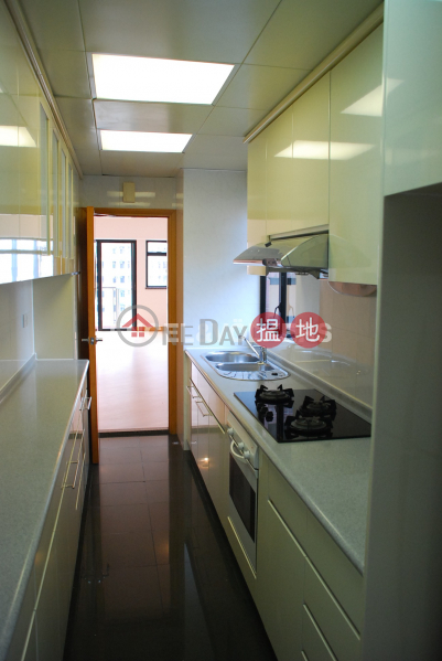 3 Bedroom Family Flat for Rent in Mid Levels West | 82 Robinson Road | Western District Hong Kong | Rental | HK$ 68,000/ month