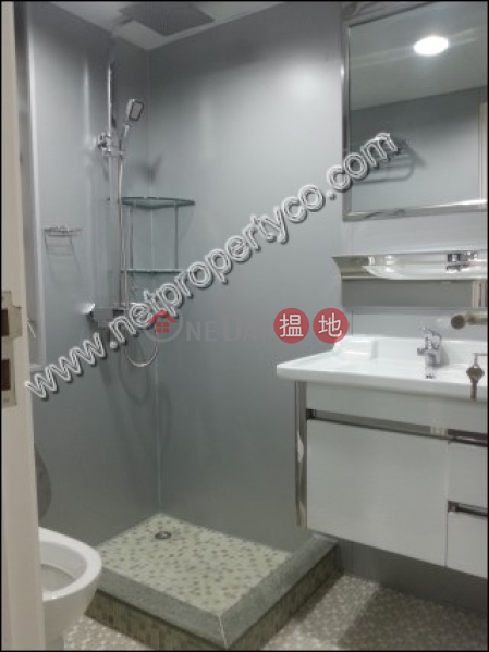 HK$ 16,800/ month, Kam Sing Mansion Wan Chai District, Decorated 2-bedroom flat for lease in Wan Chai