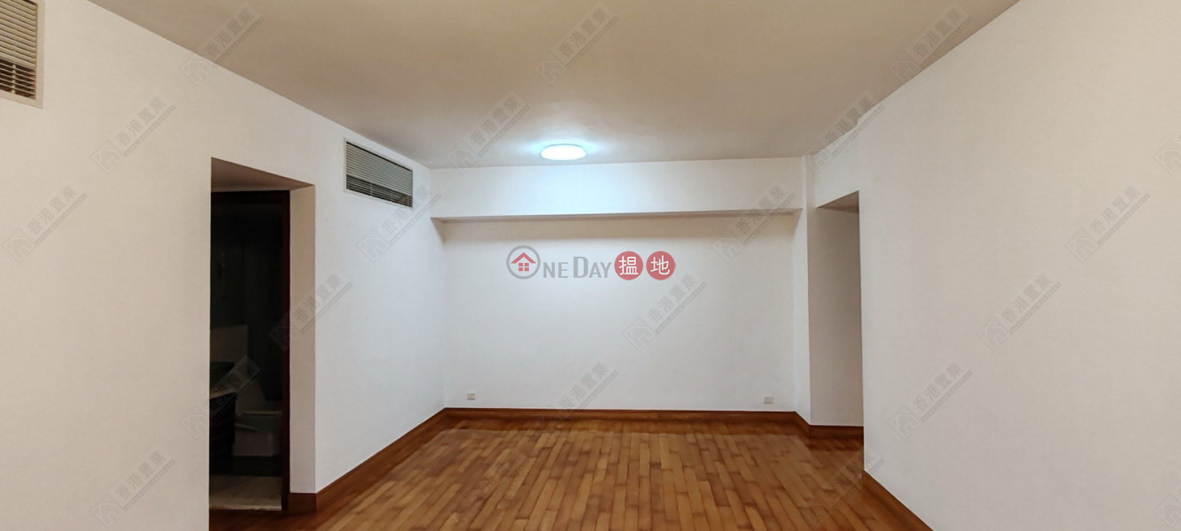 Three bedrooms and one apartment in The Harbourside 1 Austin Road West | Yau Tsim Mong | Hong Kong, Sales HK$ 38M