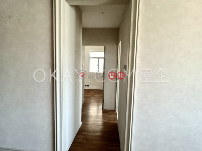 Nicely kept 2 bedroom with parking | For Sale | Block A Viking Villas 威景臺A座 Sales Listings