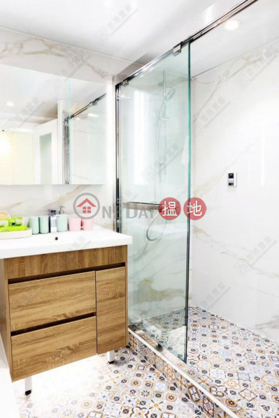 Three bedrooms, one apartment, multi-purpose in The Waterfront | The Waterfront Phase 2 Tower 6 漾日居2期6座 Sales Listings