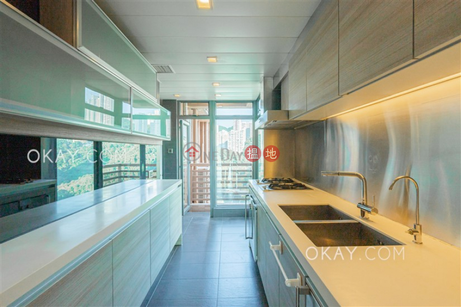 HK$ 80,000/ month Broadwood Twelve, Wan Chai District | Luxurious 3 bedroom with racecourse views & balcony | Rental