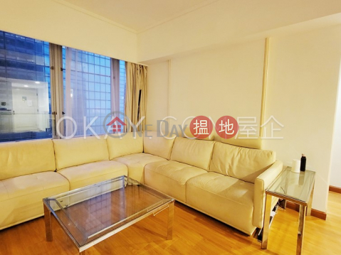 Popular 1 bedroom in Wan Chai | Rental, Convention Plaza Apartments 會展中心會景閣 | Wan Chai District (OKAY-R31382)_0