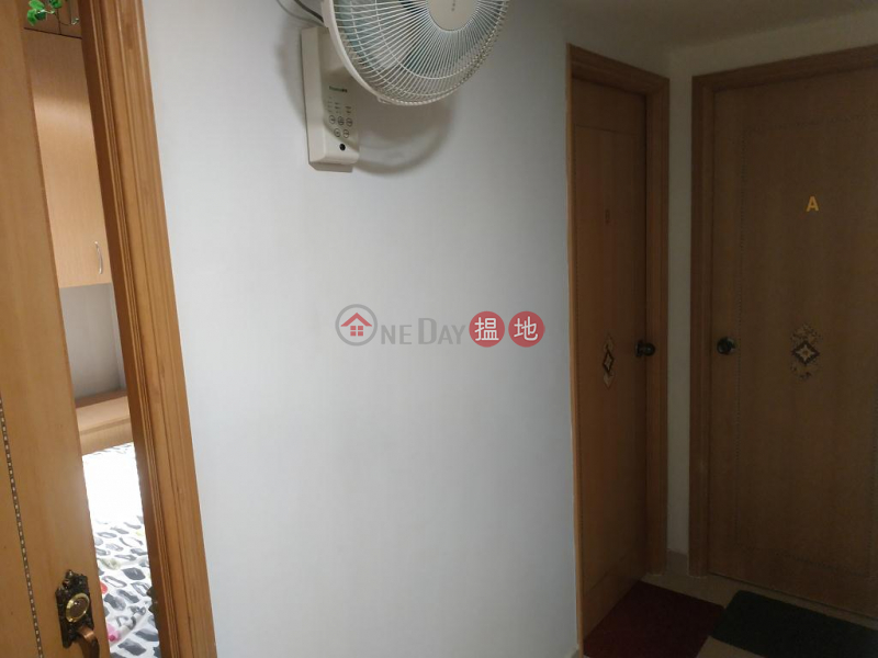 Flat for Rent in On Hing Mansion , Wan Chai 156-164 Queens Road East | Wan Chai District | Hong Kong, Rental | HK$ 7,600/ month