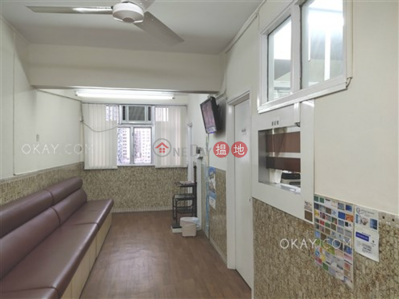 Generous 1 bedroom on high floor | For Sale | Tung Hing Building 東興大廈 Sales Listings