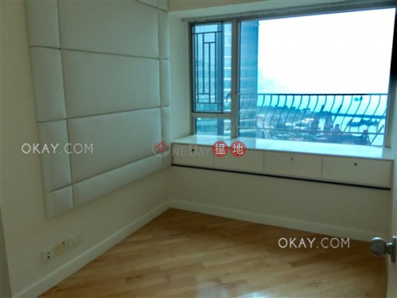 Gorgeous 3 bedroom in Kowloon Station | Rental | Sorrento Phase 2 Block 2 擎天半島2期2座 Rental Listings