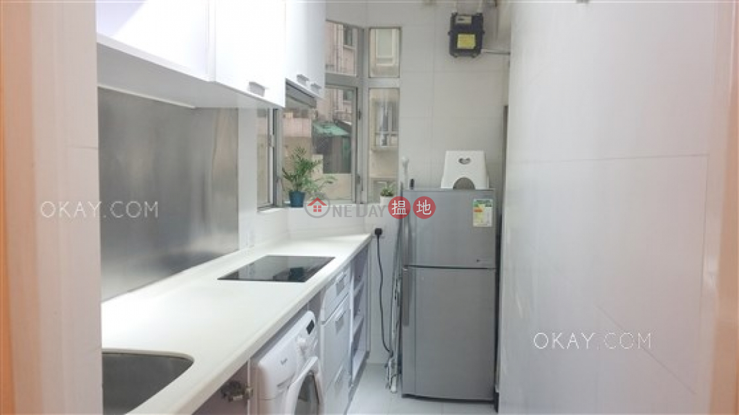 Practical 1 bedroom in Mid-levels West | For Sale | Maxluck Court 美樂閣 Sales Listings