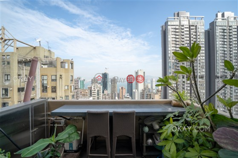 Charming 1 bed on high floor with harbour views | For Sale | Fook Moon Building 福滿大廈 Sales Listings