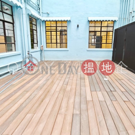 Lovely 2 bedroom with terrace | Rental