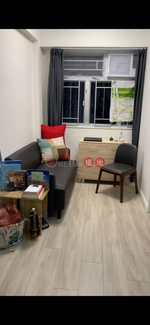 FURNISHED BACHELOR'S PAD IN WANCHAI PRICE REDUCED!! | Po Ngai Garden 寶藝花園 _0