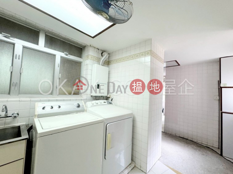 Lovely 3 bedroom with balcony & parking | For Sale | United Mansion 騰黃閣 _0