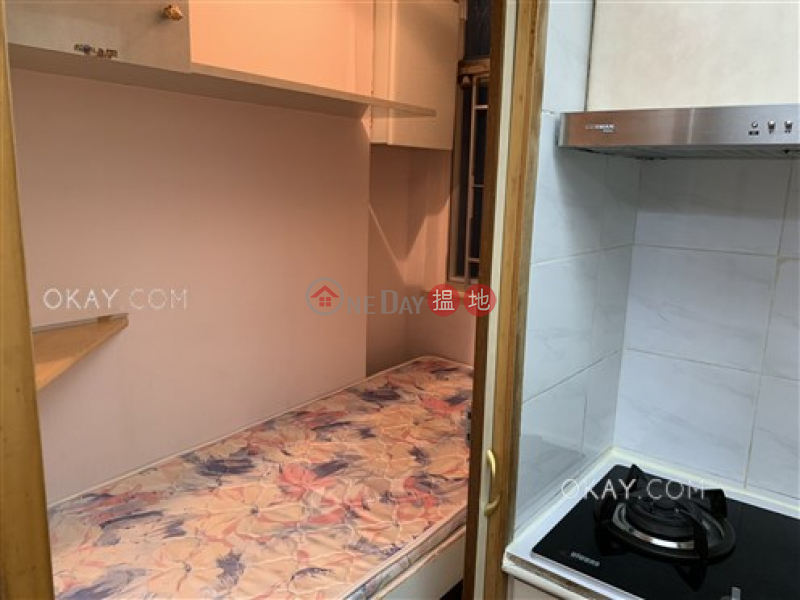 HK$ 13.28M | (T-17) Kam Shan Mansion Kao Shan Terrace Taikoo Shing, Eastern District, Nicely kept 3 bedroom in Quarry Bay | For Sale