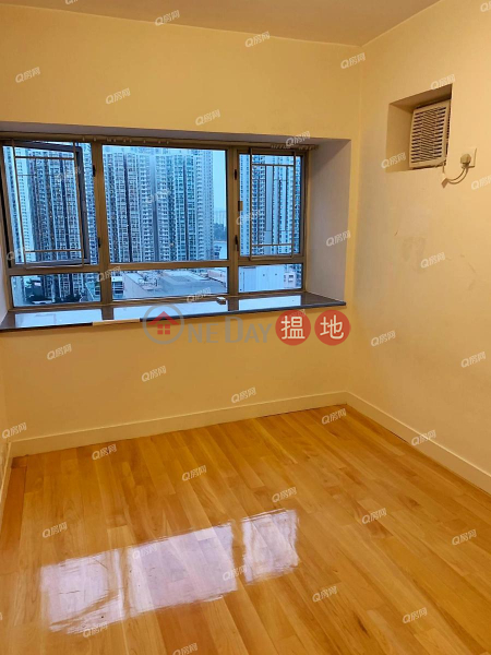 Property Search Hong Kong | OneDay | Residential | Rental Listings South Horizons Phase 4, Cambridge Court Block 33A | 3 bedroom Mid Floor Flat for Rent