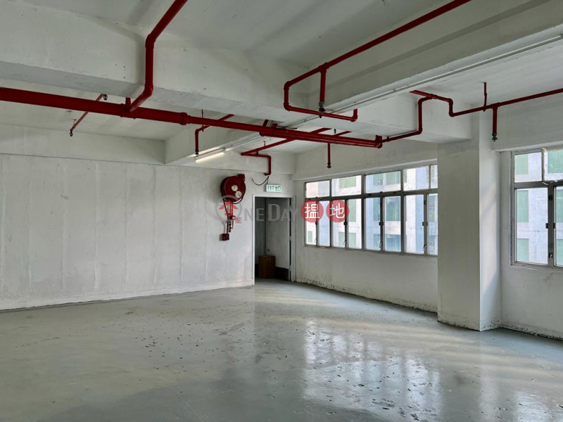 HK$ 42,000/ month Yee Lim Industrial Building Stage 3, Kwai Tsing District | Kwai Chung Yee Lim Industrial Building Stage 3: warehouse decoration with inside toliet, just finish painting