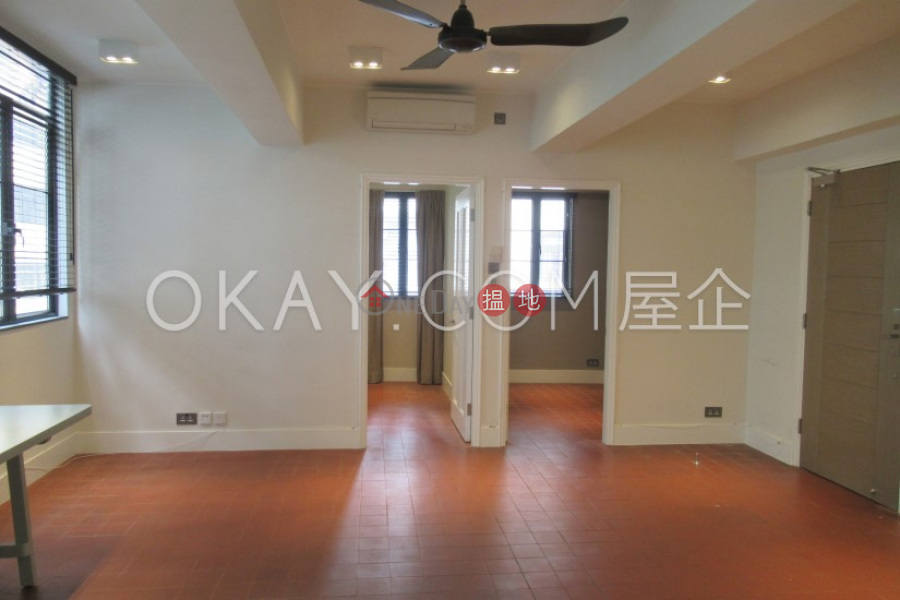 HK$ 32,000/ month Ho Shing Lau, Central District, Charming 2 bedroom with rooftop | Rental
