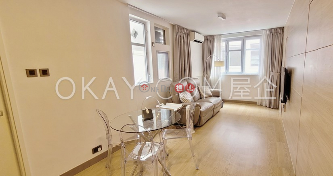 Stylish 3 bedroom with parking | For Sale | CNT Bisney 美琳園 Sales Listings