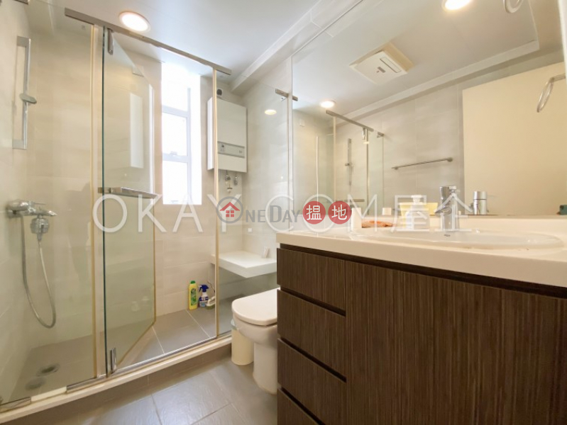 HK$ 37,000/ month Block 45-48 Baguio Villa, Western District Elegant 2 bedroom with balcony | Rental