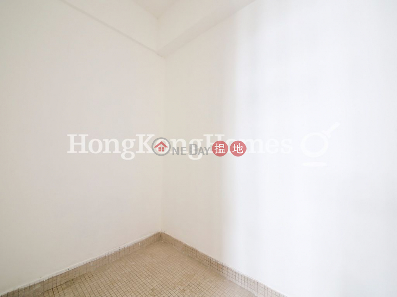 HK$ 35,000/ month, Beverly Court | Wan Chai District | 3 Bedroom Family Unit for Rent at Beverly Court