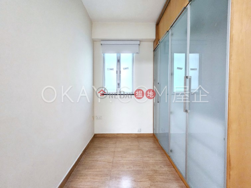 Unique 2 bedroom on high floor | Rental, Floral Tower 福熙苑 Rental Listings | Western District (OKAY-R80511)