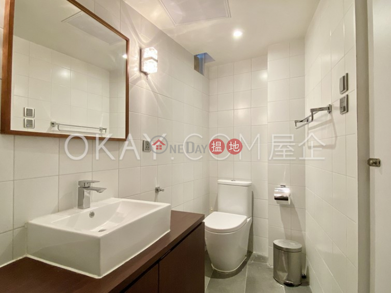 HK$ 26,000/ month Kai Fung Mansion (Building),Western District, Intimate 1 bedroom on high floor | Rental