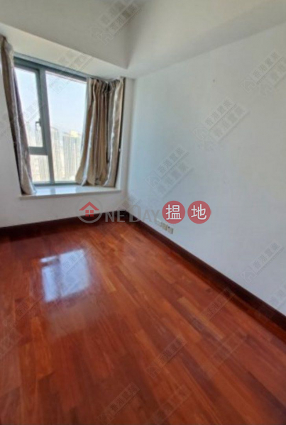 HK$ 38M, The Harbourside Tower 2, Yau Tsim Mong | Three bedrooms and one apartment in The Harbourside
