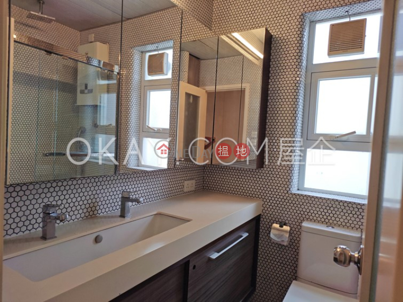 Tasteful 3 bedroom with parking | For Sale | Miramar Villa 美麗邨 Sales Listings