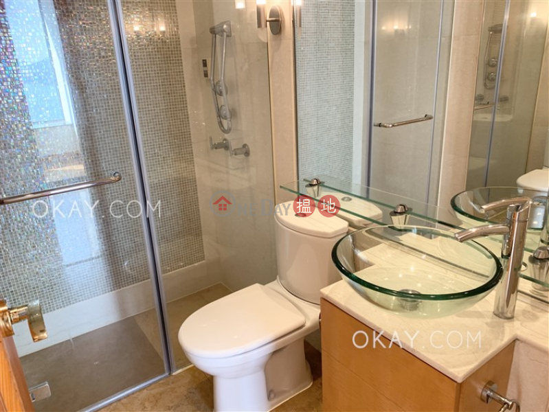 HK$ 40,000/ month | Phase 4 Bel-Air On The Peak Residence Bel-Air, Southern District | Luxurious 2 bedroom on high floor with balcony | Rental