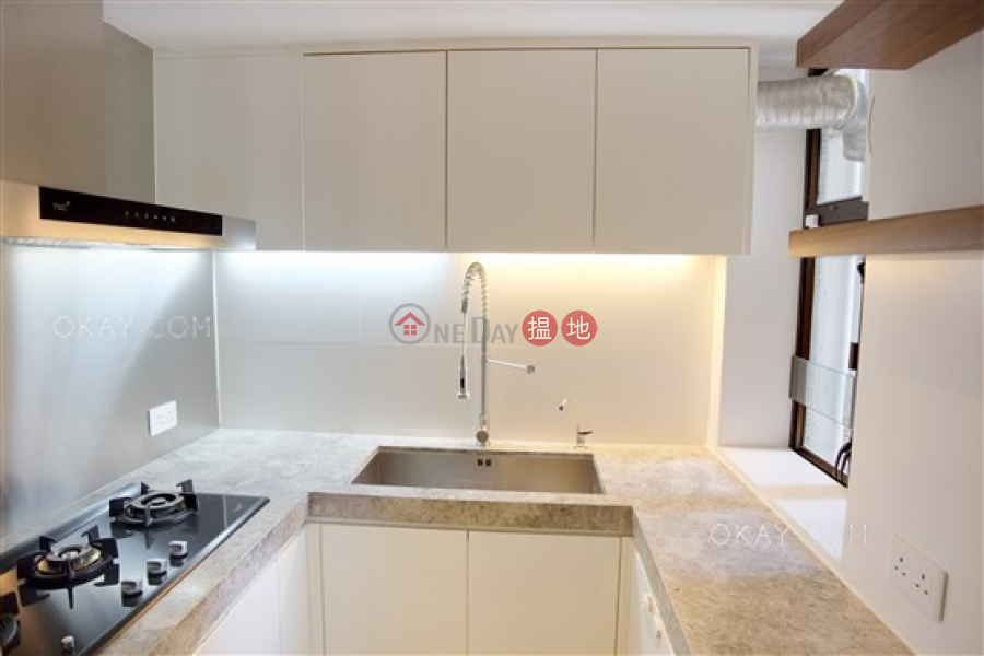 HK$ 43,000/ month, Excelsior Court Western District Charming 2 bedroom in Mid-levels West | Rental