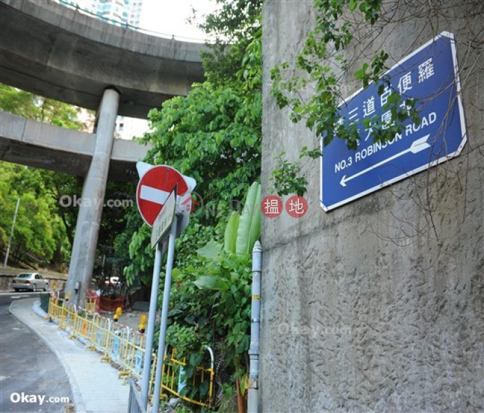 Elegant 3 bedroom in Mid-levels West | For Sale | Robinson Garden Apartments 羅便臣花園大廈 Sales Listings