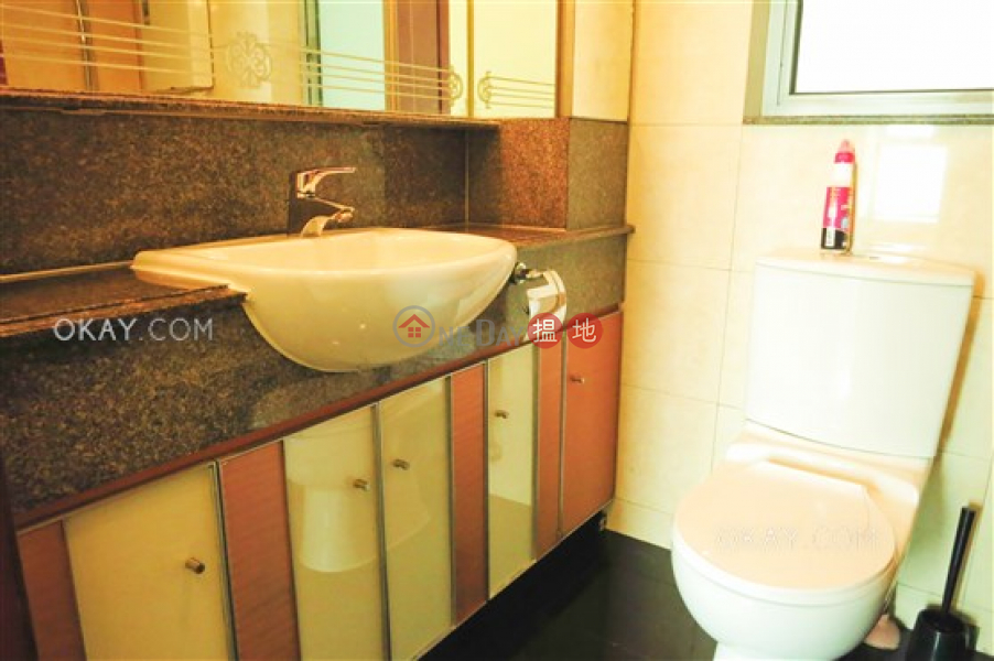 HK$ 35,000/ 月|泓都|西區|3房2廁,星級會所,露台《泓都出租單位》