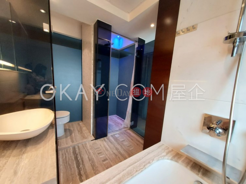 HK$ 29,000/ month Hilary Court, Western District | Tasteful 1 bedroom on high floor with balcony | Rental