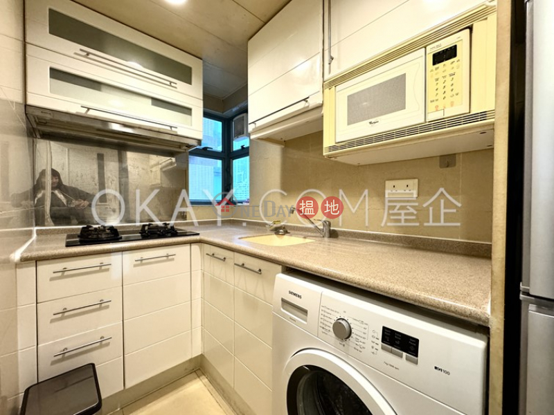 HK$ 8.7M | Queen\'s Terrace | Western District | Lovely 2 bedroom on high floor | For Sale