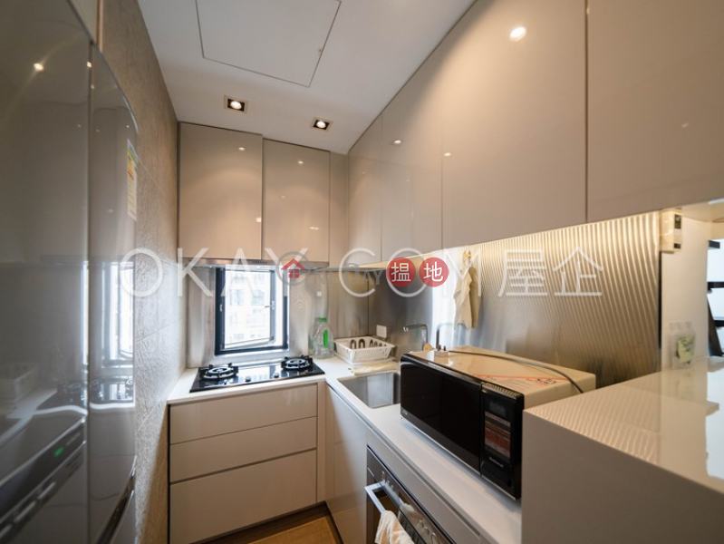 HK$ 27,500/ month Sun View Court, Wan Chai District Nicely kept penthouse with rooftop | Rental