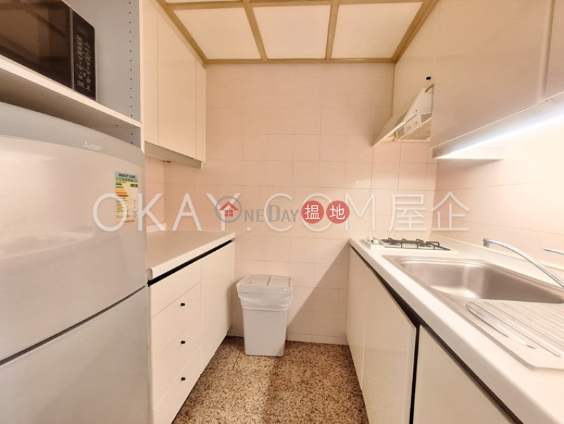 Nicely kept 1 bedroom with sea views | Rental | Convention Plaza Apartments 會展中心會景閣 Rental Listings