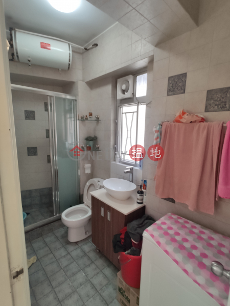 High floor 3 Bedrooms with balcony | 428-440 Queens Road West | Western District | Hong Kong Rental HK$ 23,000/ month