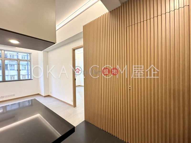 Charming 3 bedroom with terrace | Rental, Empire Court 蟾宮大廈 Rental Listings | Wan Chai District (OKAY-R741071)