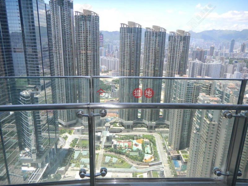 Three bedrooms and one apartment in The Harbourside | 1 Austin Road West | Yau Tsim Mong | Hong Kong | Sales HK$ 38M