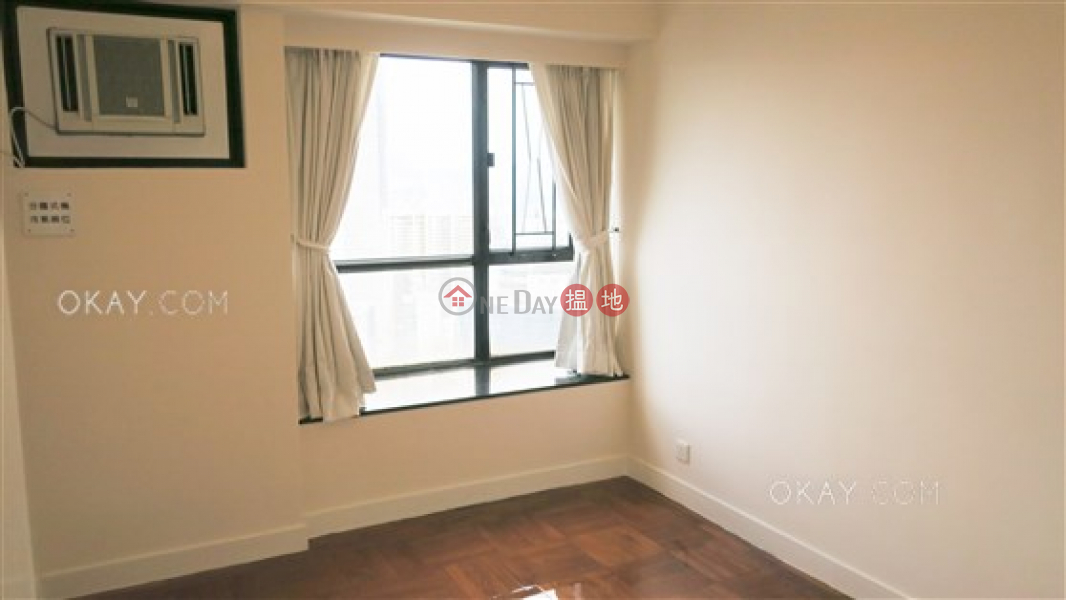 Tasteful 3 bed on high floor with sea views & rooftop | Rental | 10 Robinson Road | Western District Hong Kong | Rental | HK$ 60,000/ month