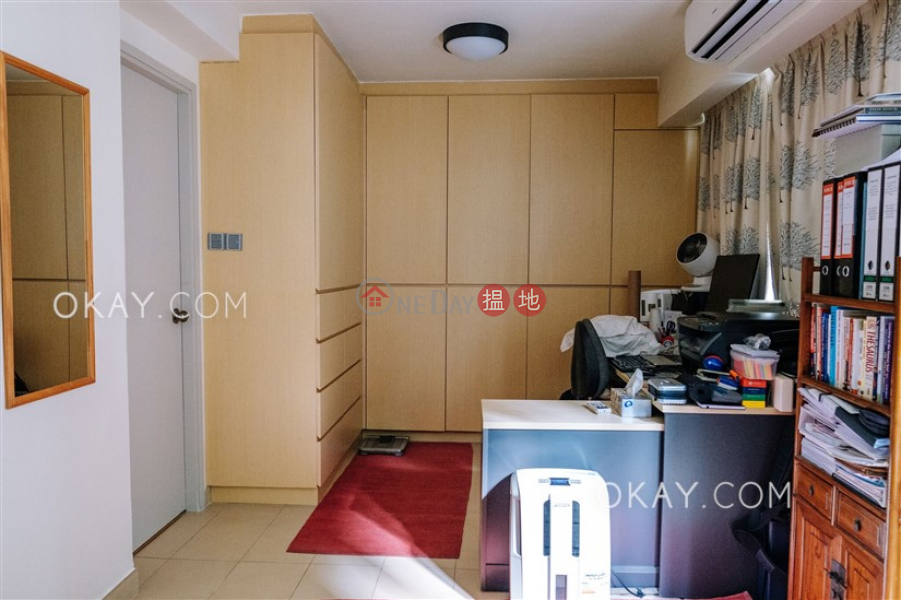 Efficient 2 bedroom with balcony & parking | For Sale | 39 Kennedy Road | Wan Chai District Hong Kong Sales | HK$ 18.8M