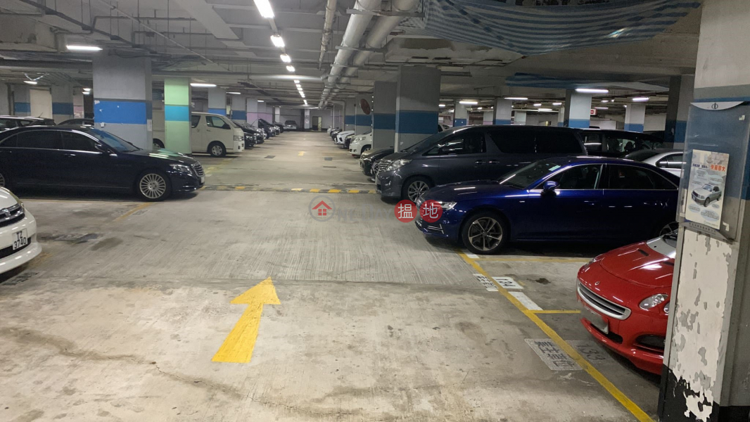 沙田中心停車場2-16橫壆街 | 沙田香港-出租HK$ 2,800/ 月