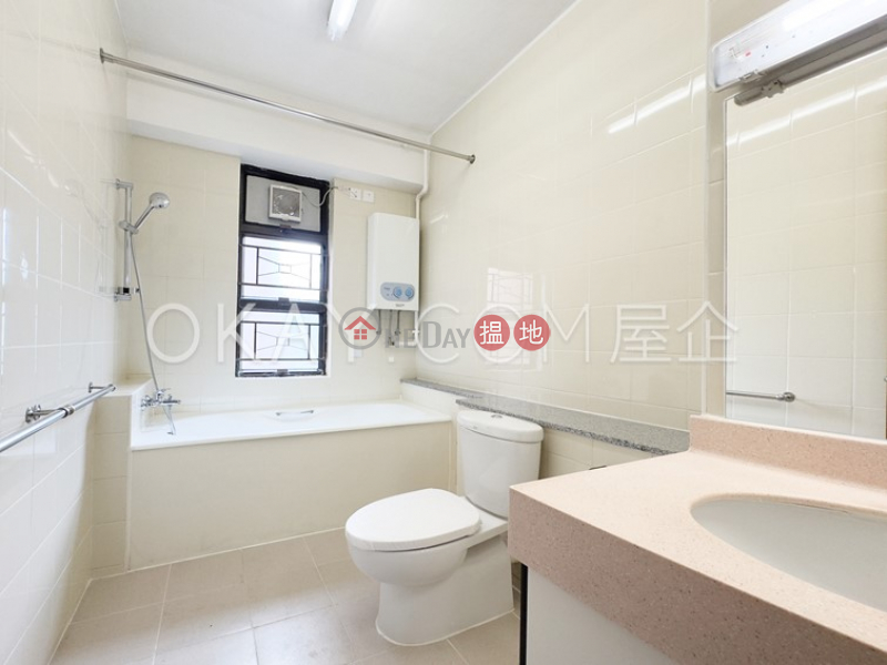 Nicely kept 3 bedroom with balcony & parking | Rental | Wylie Court 衛理苑 Rental Listings