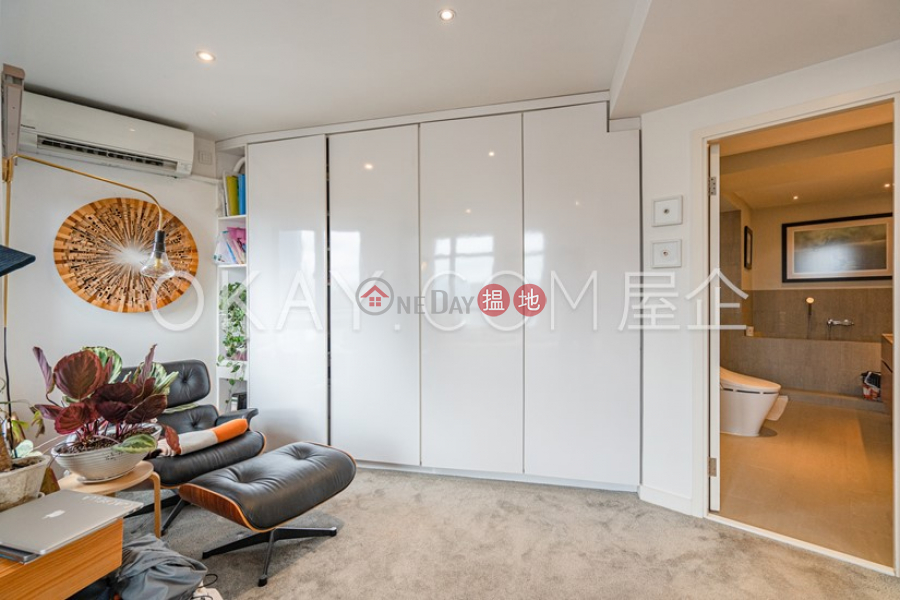 Nicely kept 2 bedroom on high floor with sea views | For Sale | 123 Hollywood Road | Central District Hong Kong, Sales HK$ 15M